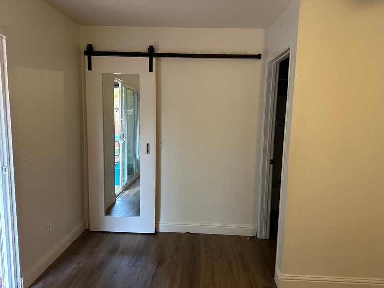 Barn door slider to walk in closet - 644 Craig Ave