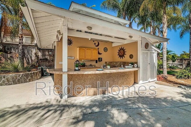 Building Photo - 4435 Summer Dr