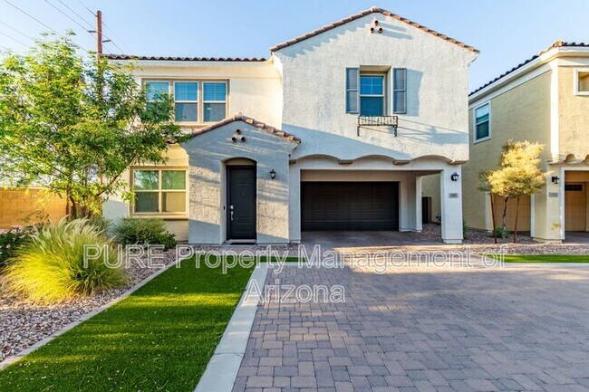 Primary Photo - 696 N Bay Dr