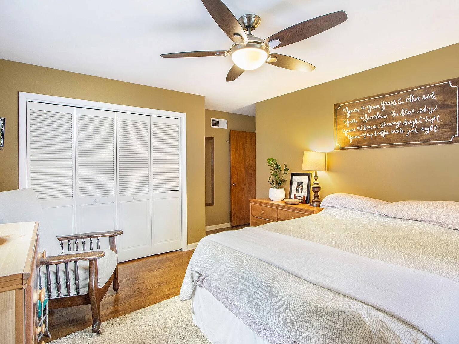 master bedroom - 2909 Crestview Ave