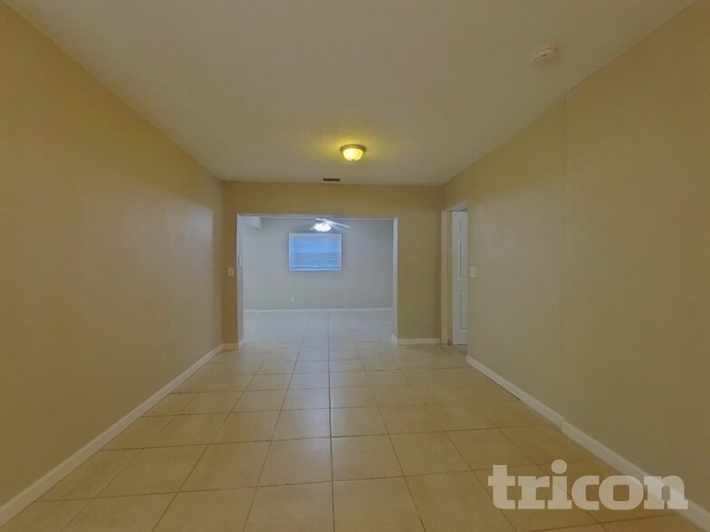 Building Photo - 15375 Hopedale Ln