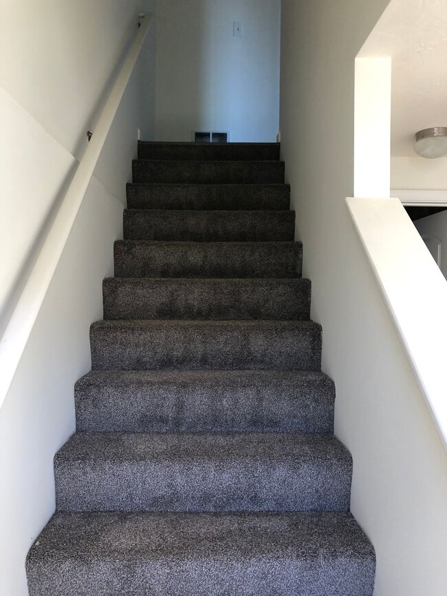 Building Photo - Coming soon - 3 bedroom, 2.5 bath condo in...