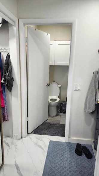 Building Photo - 532 Briarwood Cir