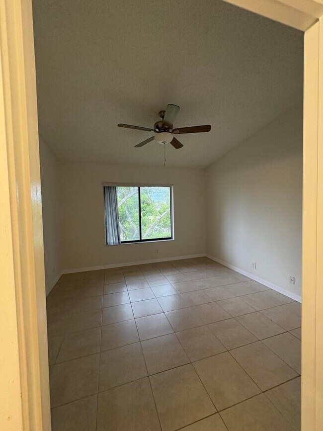 Building Photo - 6552 Arleigh Ct