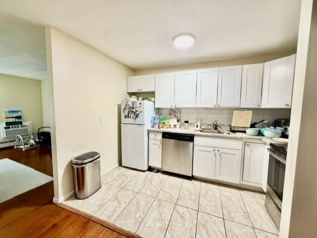 Building Photo - 260 Mt Auburn St