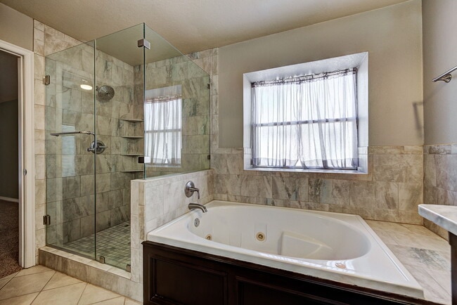 Building Photo - 2908 Glasgow Dr