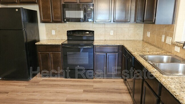 Building Photo - 262 Rosalie Dr