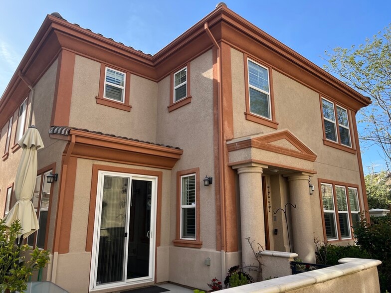 Front View - 590 Selby Ln