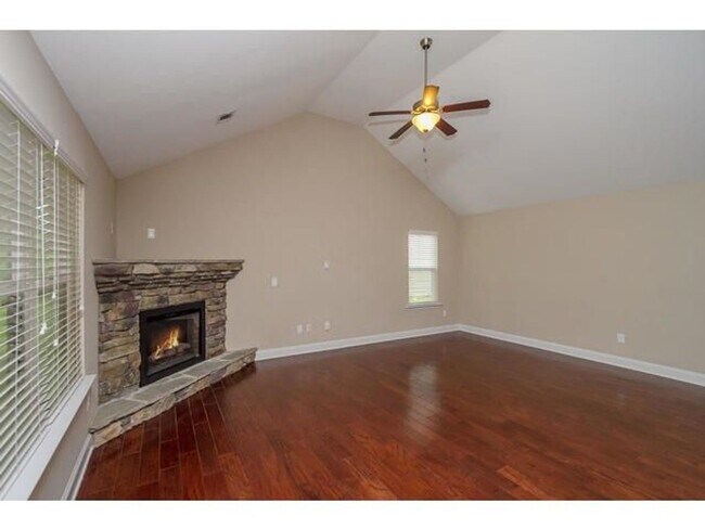 Building Photo - 1558 Driftwood Ln