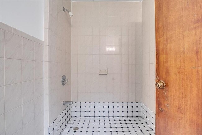 Building Photo - 1040 San Luis Dr