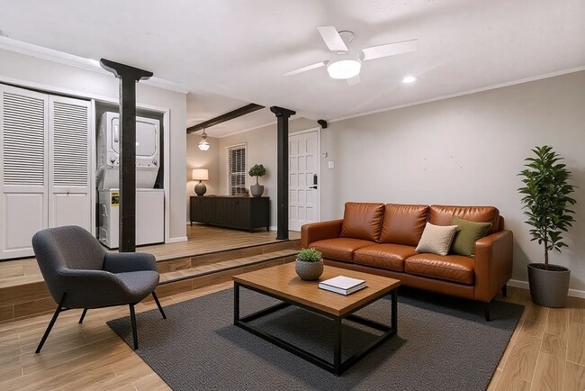 Building Photo - Alamo Heights Condo