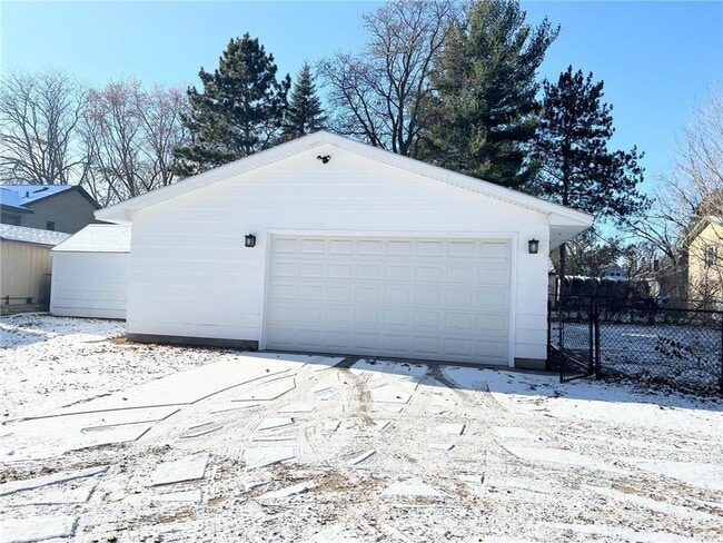 Building Photo - 1670 Stillwater St