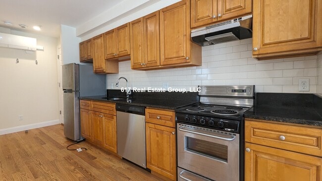 Building Photo - 379 Harvard St