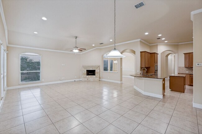 Building Photo - 23214 Crest View Way