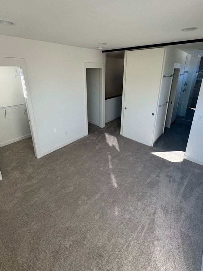 Building Photo - Elevate your living experience with this immaculate one bedroom town home! $2395