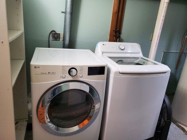 Building Photo - 220 Mascoma St