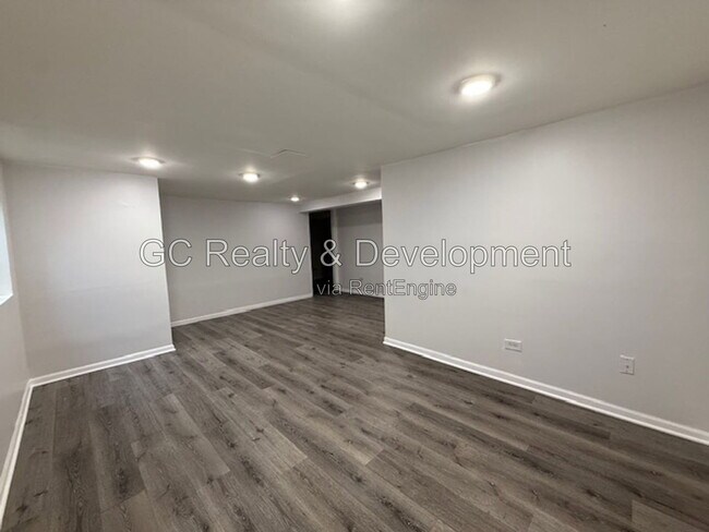 Building Photo - 280 Paddock Cir