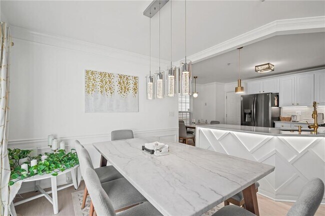 Building Photo - 266 Balaban Cir