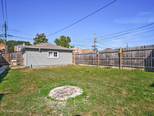 Building Photo - 4036 W 57th St