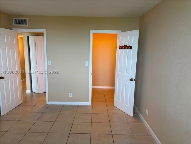Building Photo - 9001 SW 77th Ave