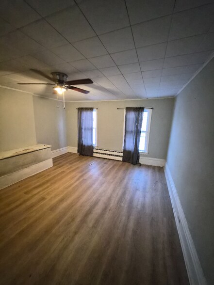 Building Photo - 540 Niagara St