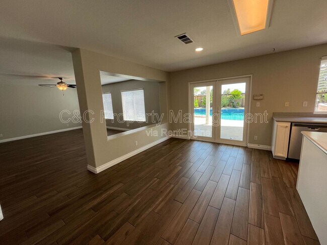 Building Photo - 23306 Daisy Dr