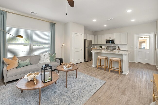 Building Photo - Covey Homes Fox Run