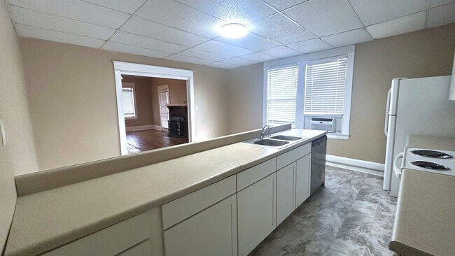 Building Photo - PARK117