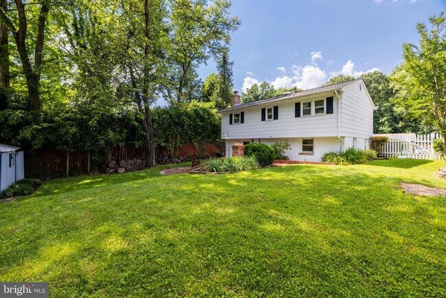 Building Photo - 4111 Hemingway Dr