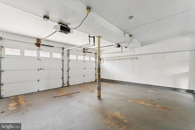 Building Photo - 8525 Bound Brook Ln