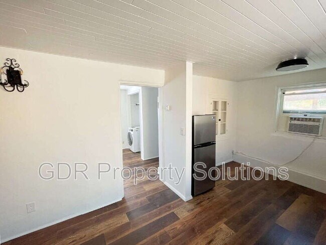 Building Photo - 300 San Pasquale Ave NW