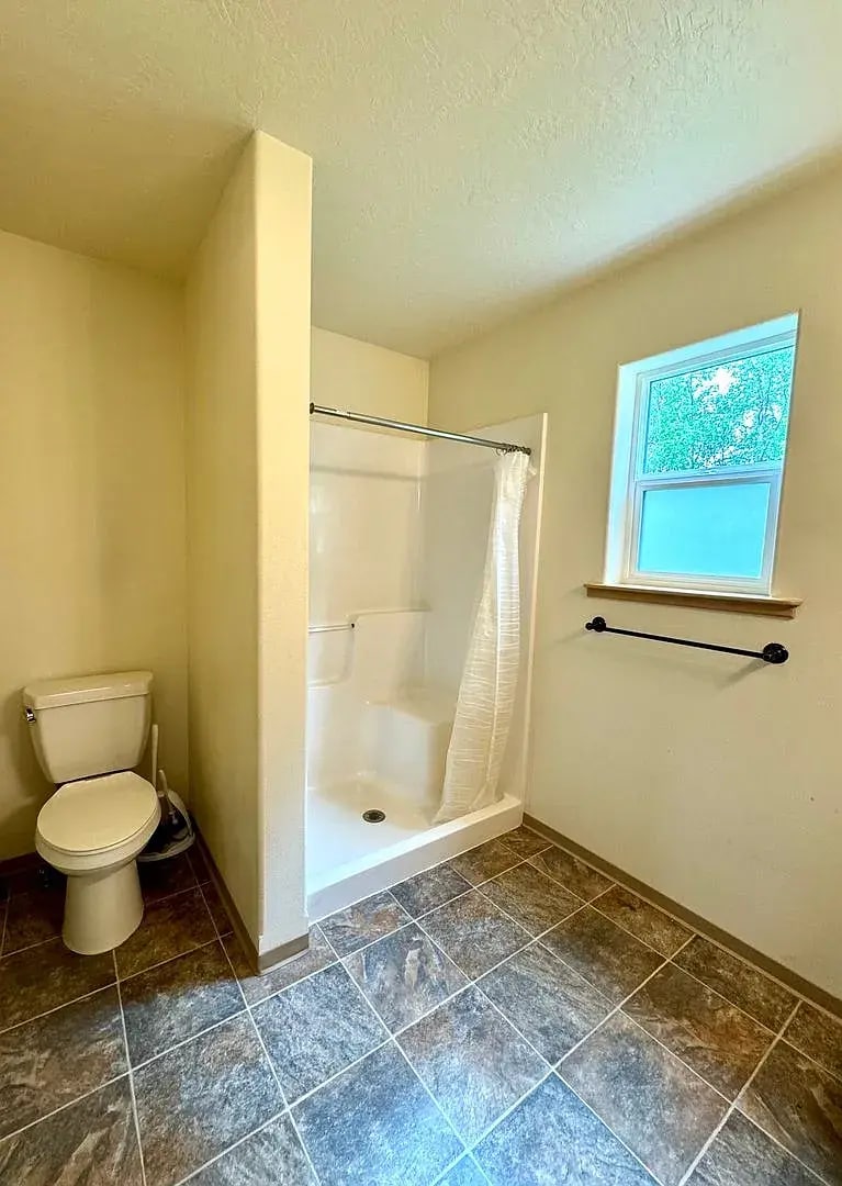 downstairs bathroom - 40111 Frogberry St