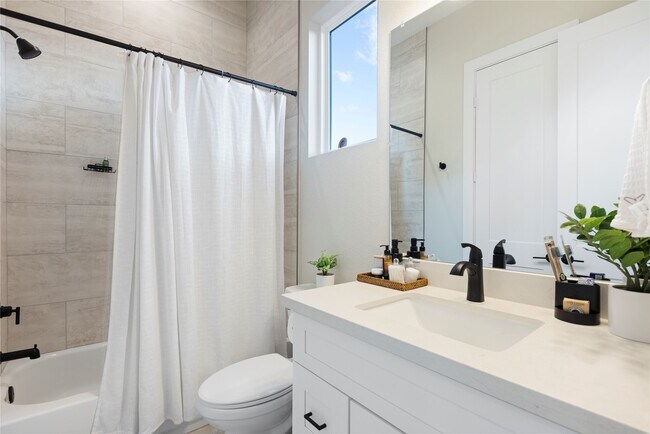 Building Photo - 1410 Milby St