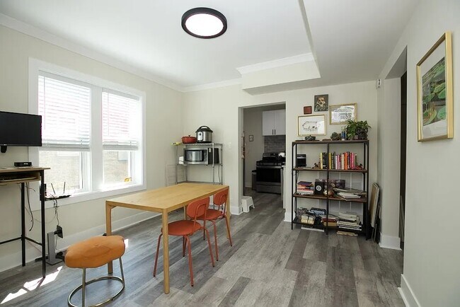 Building Photo - 3703 N Hoyne Ave