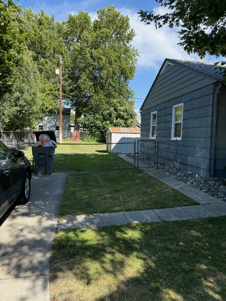 Building Photo - 302 Douglass Ave