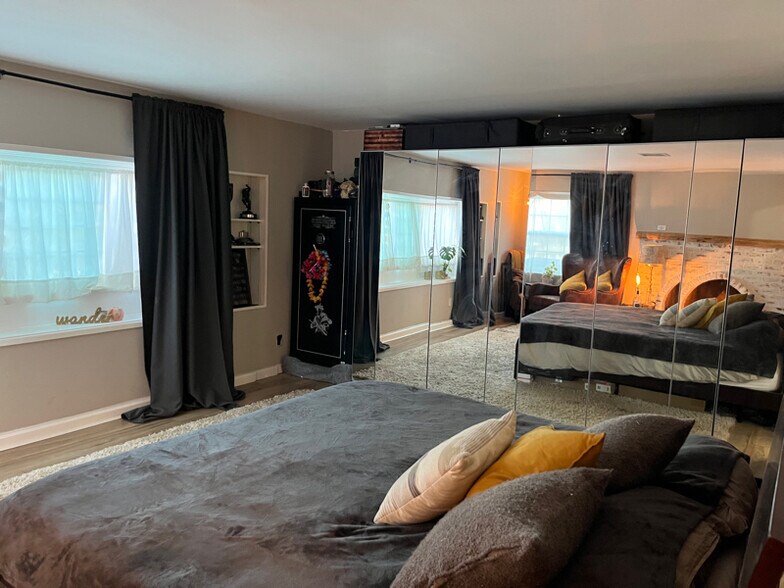 Building Photo - 6462 Birchwood St