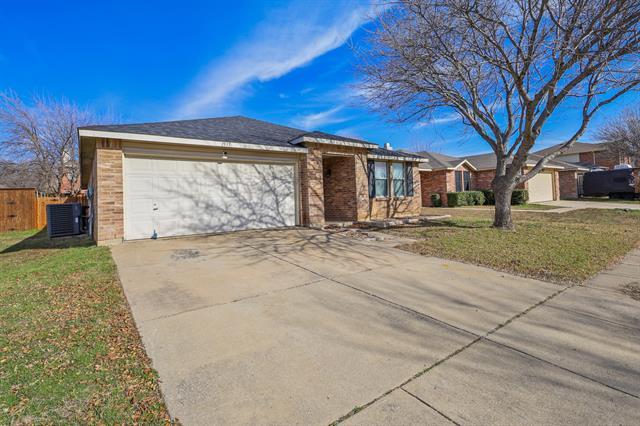 Building Photo - 1937 Riverchase Ln