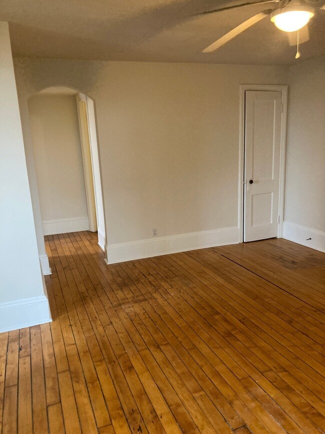 Building Photo - 1517 Plainfield Ave NE