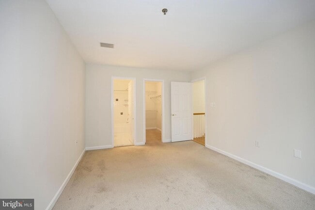 Building Photo - 2413 1/2 20th St NW