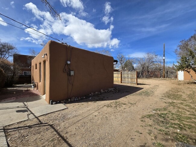 Building Photo - 739 Montez Pl