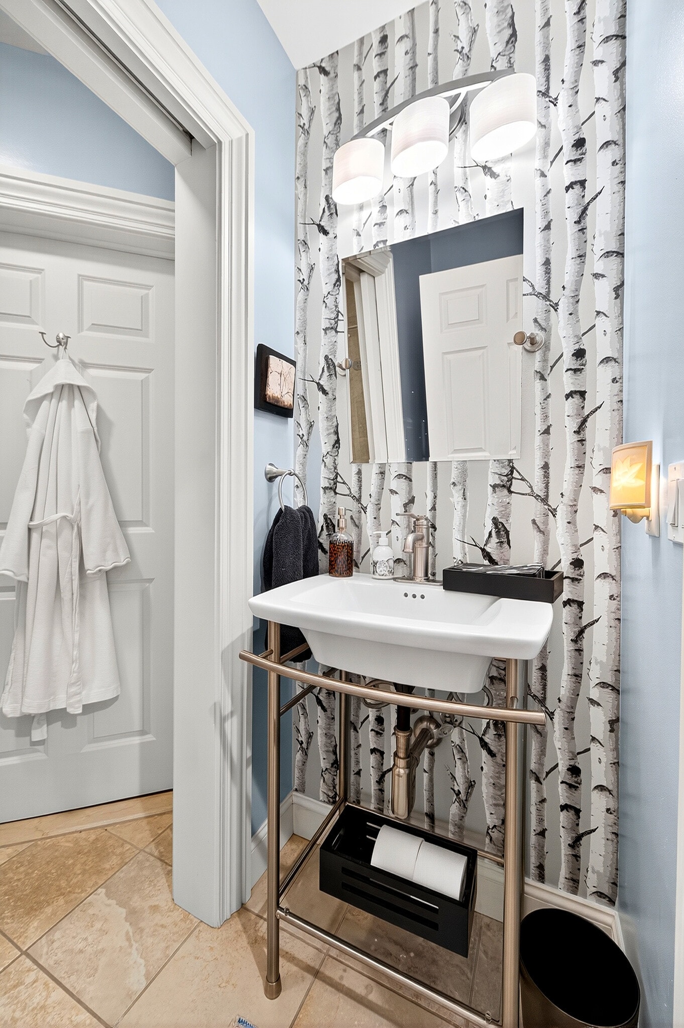 Building Photo - 325 S Salina St