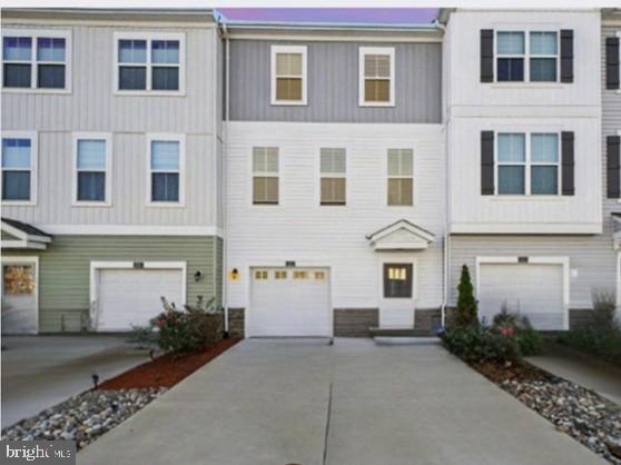 Building Photo - 423 Honeyberry Ln