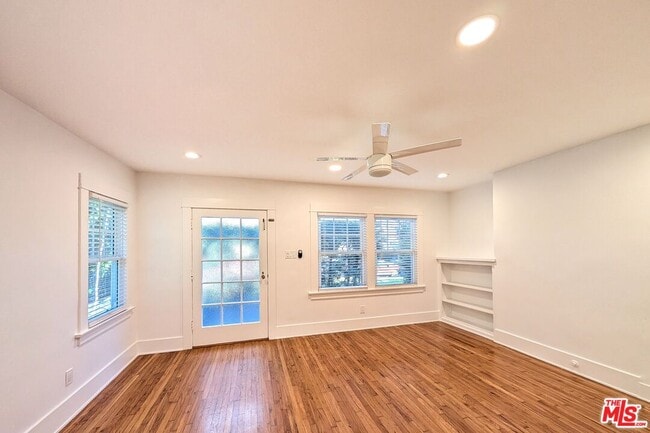 Building Photo - 942 Lincoln Blvd