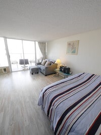 Building Photo - 445 Seaside Ave