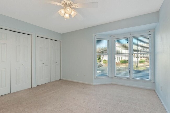 Building Photo - 2 Bedroom Condo Near Rex Hospital!