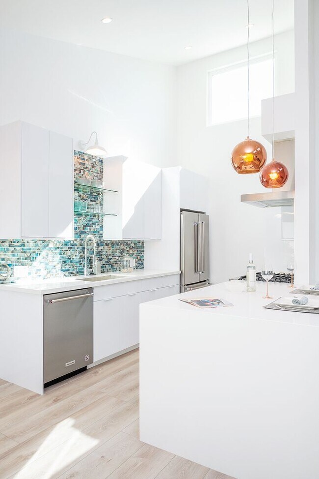 Building Photo - The WEHO Orlando