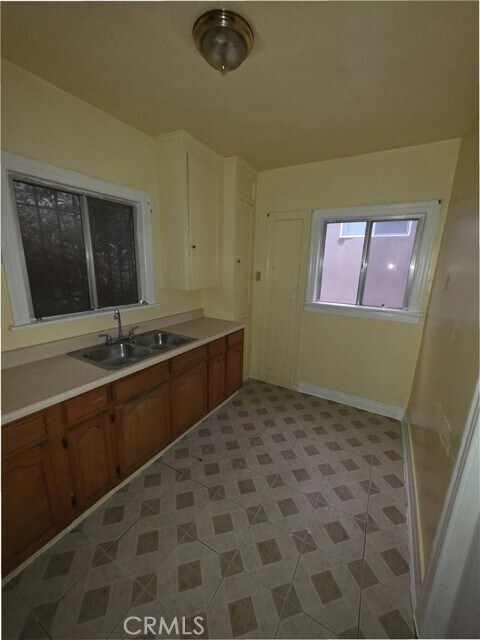 Building Photo - 111 N Soto St