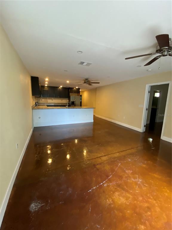 Building Photo - 2133 Bougainvillea St