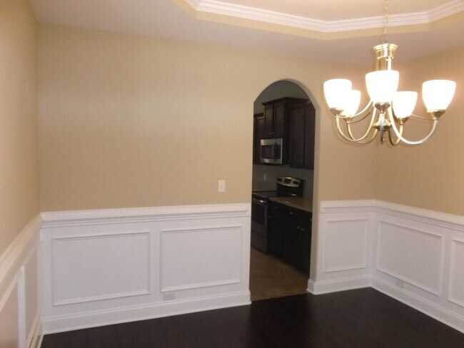 Building Photo - Absolutely Gorgeous!