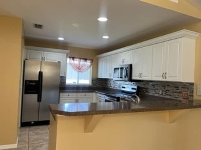 Building Photo - 2321 SW 19th St